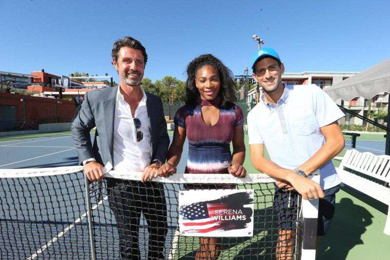 photo Tennis achat : Topuitrusting voor banen en terreinen