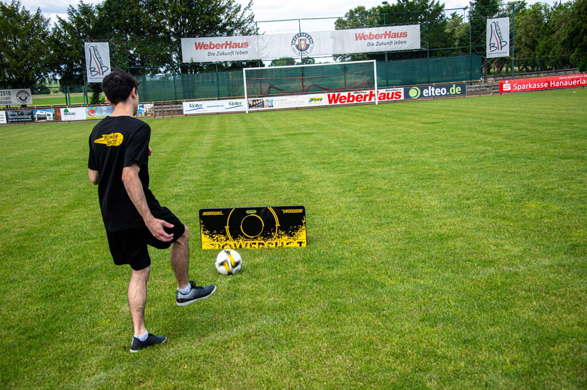 Image du produit : Terugkaatsbord voetbal 1m x 0,40m