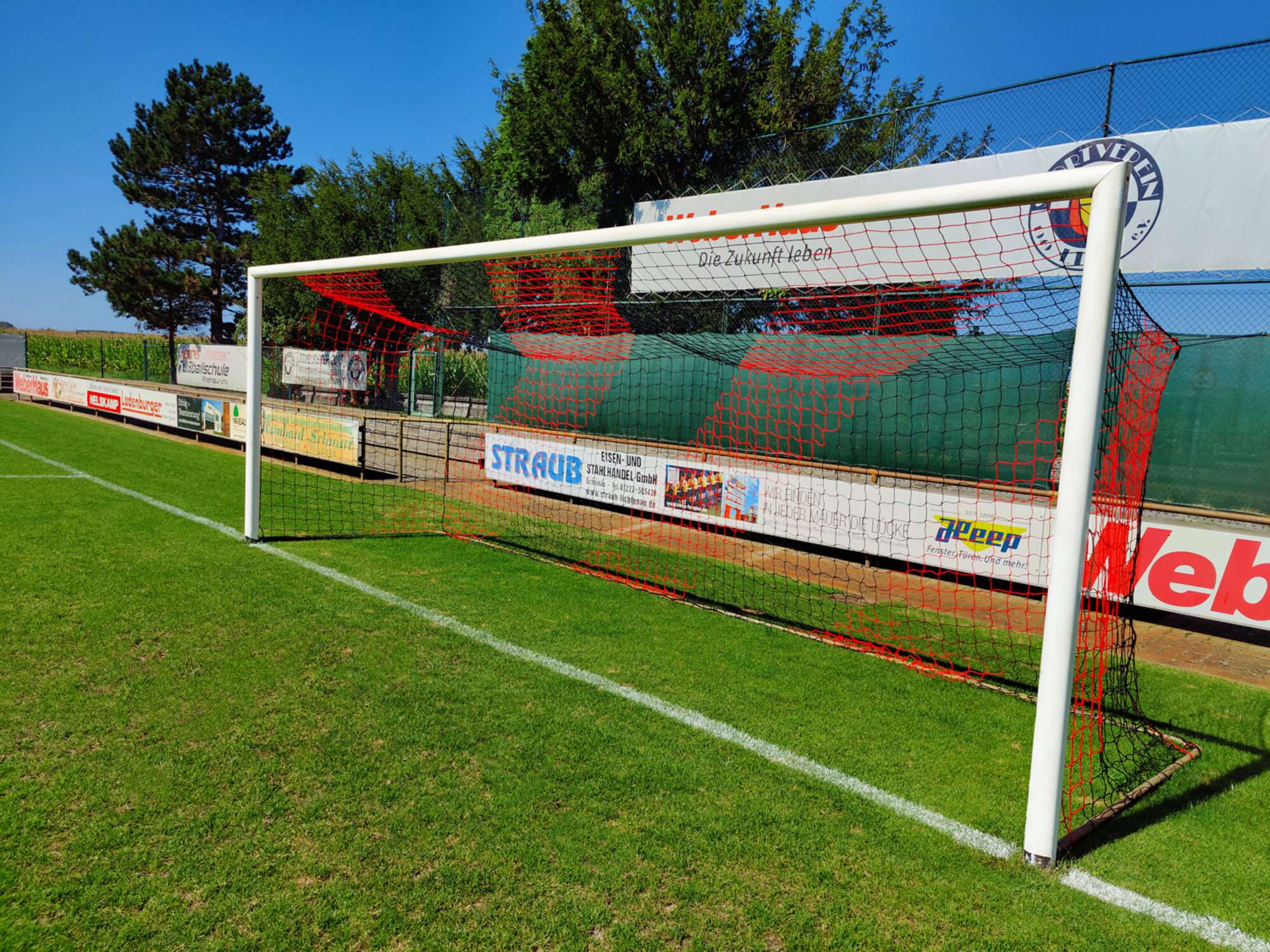 Image du produit : 2-kleurig voetbalnet voor WK voetbaldoel 4mm - Zwart / rood