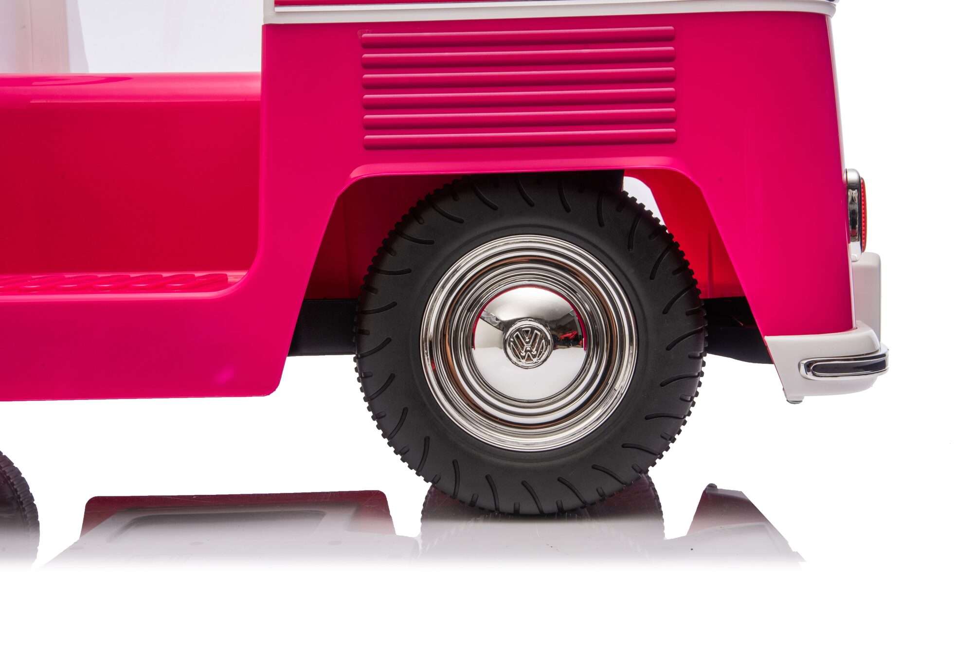 Image du produit : Volkswagen Officiële Elektrische Kinderauto - Roze & Wit (3 tot 8 jaar)