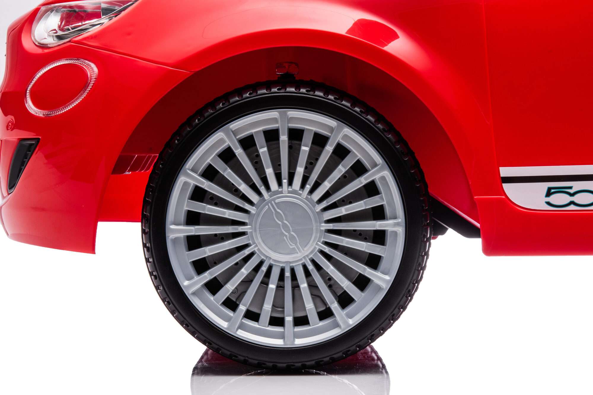 Image du produit : Fiat 500 (2015) met rijbewijs in de kleur Rood (3-8 jaar)