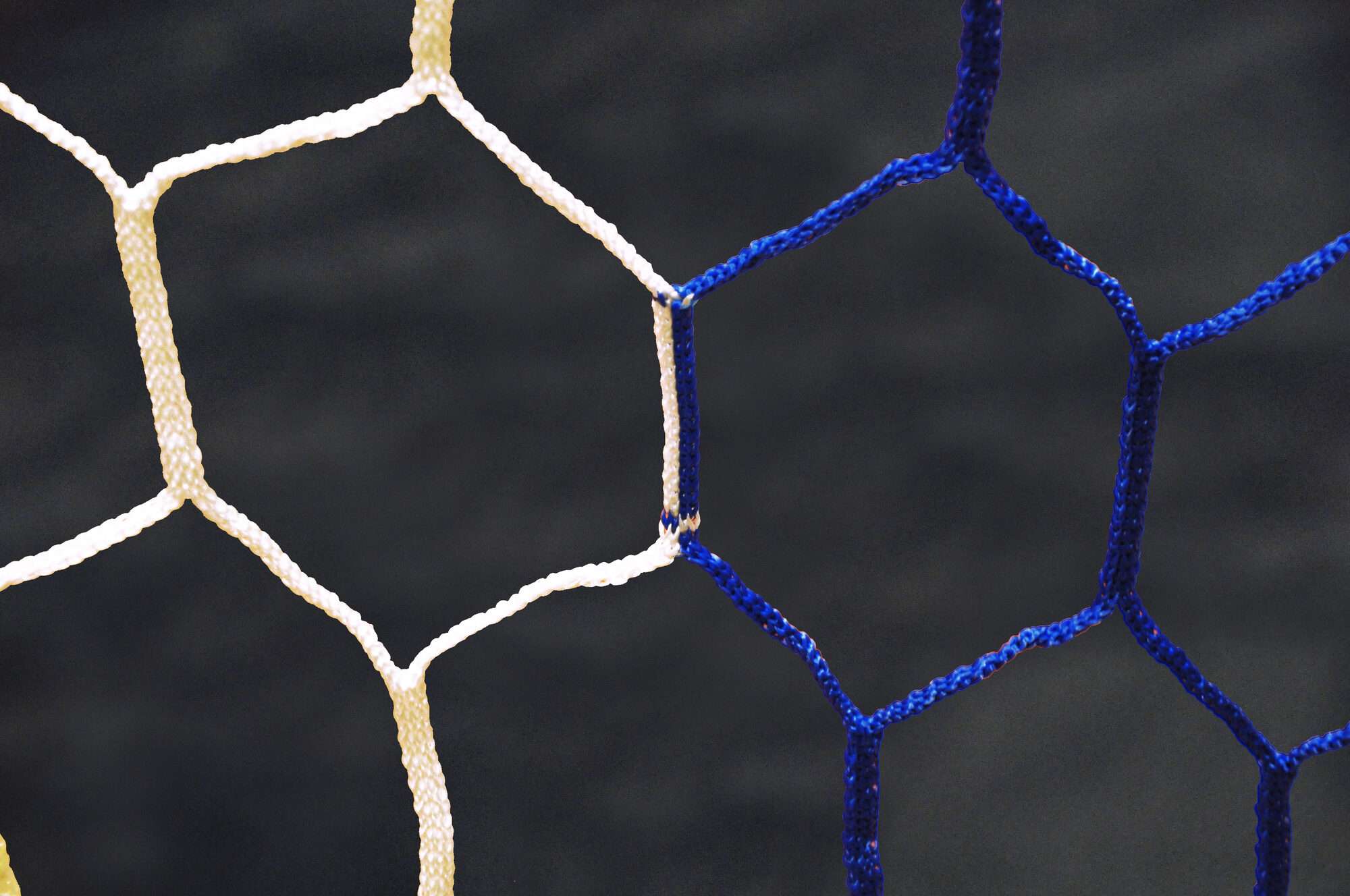 Image du produit : Filet de foot pour but de foot à 11 (7.32 x 2.44m) Maille hexagonale / épaisseur 4mm - Couleurs au choix